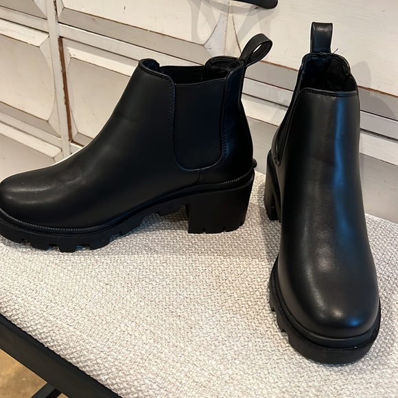 Steve Madden Chelsea Boots 7.5 - Picture 7 of 7